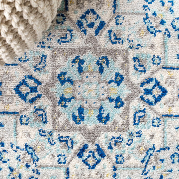 Inigo Cottage Medallion Area Rug